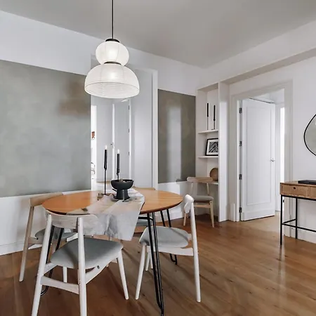 Apartment Aribe - 3 Bedroom And Terrace In Eixample Esquerra Barcelona